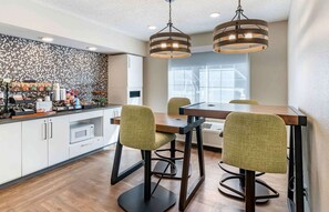 包含每日外带式早餐