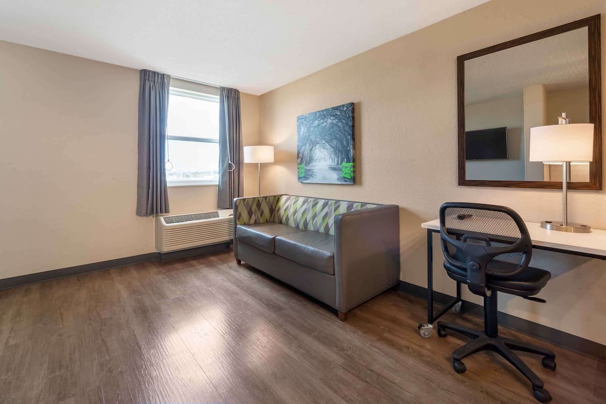 Deluxe Studio | Desk, iron/ironing board, free WiFi