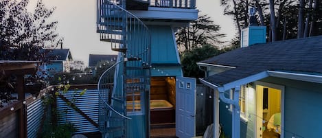 Water Tower Cottage | Iron/ironing board, WiFi (free), bed sheets