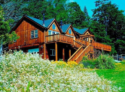 The Inn at Schoolhouse Creek