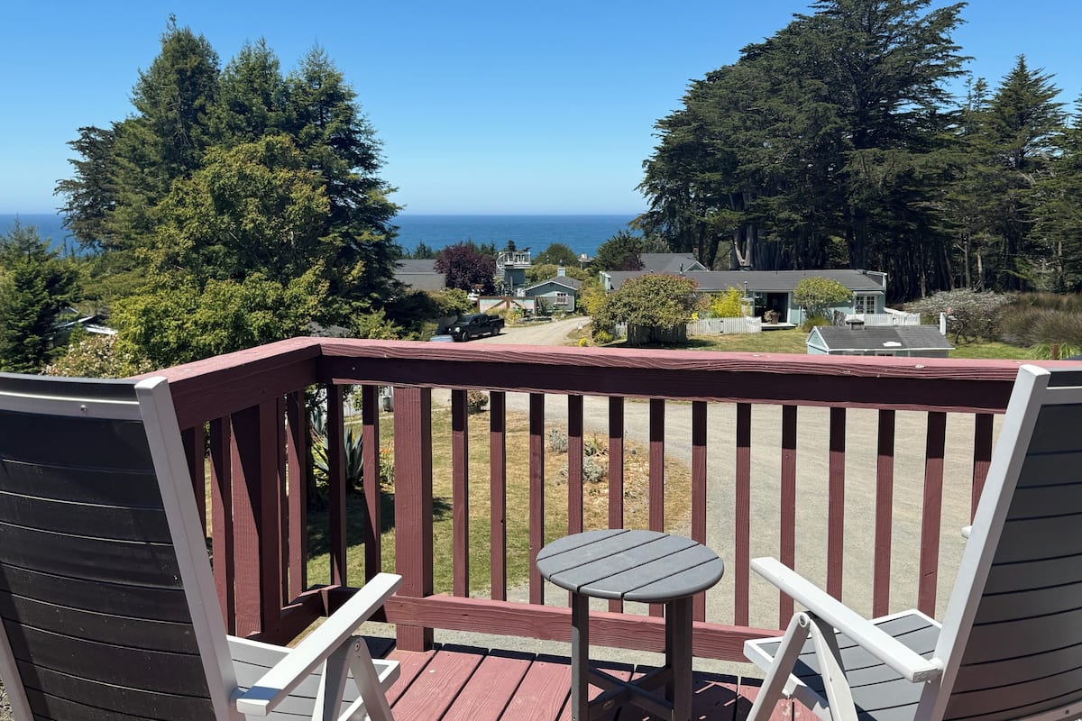 Whale Watch Deluxe Room | Terrace/patio