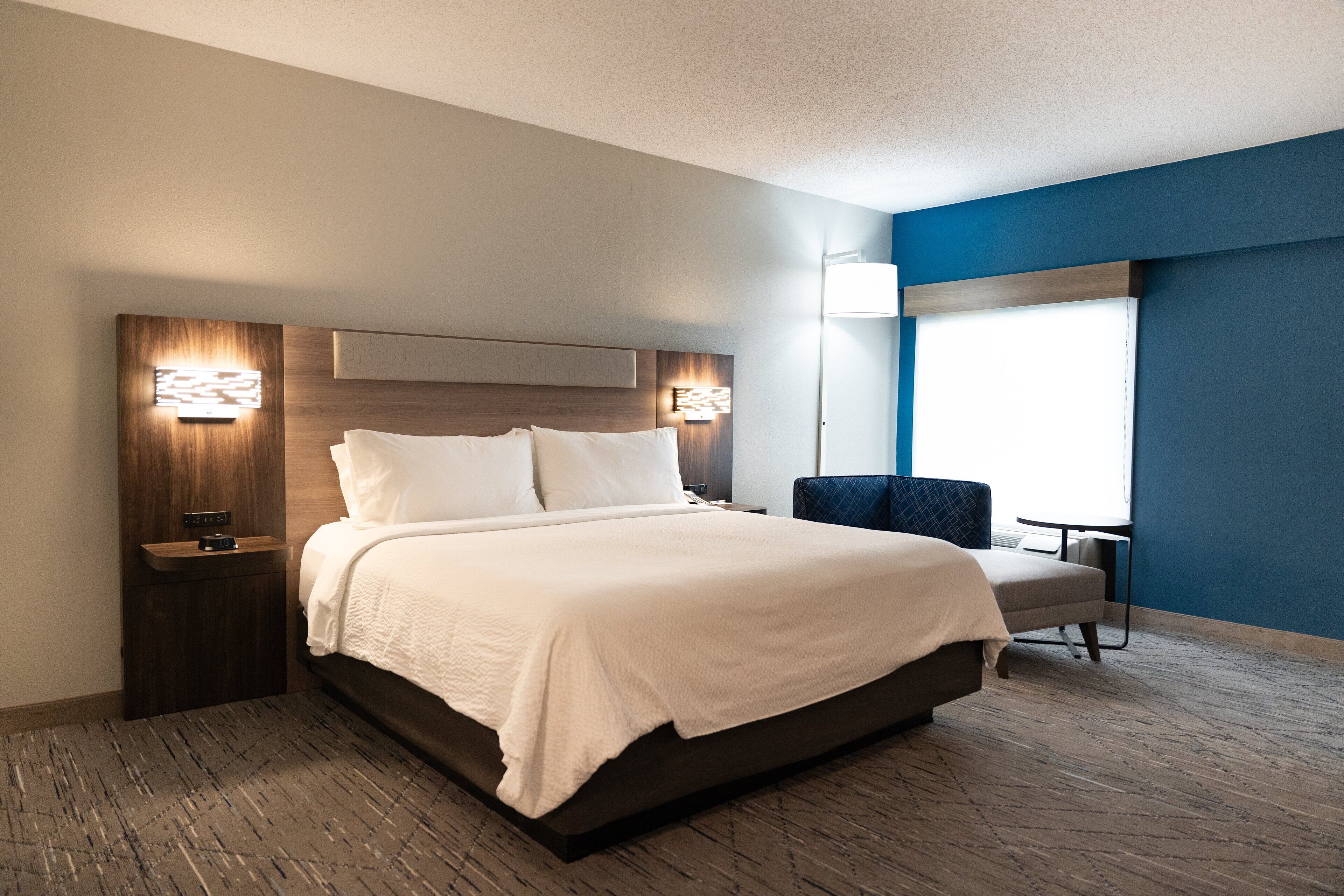 suite, 1 king bed | 1 bedroom, in-room safe, desk, laptop workspace