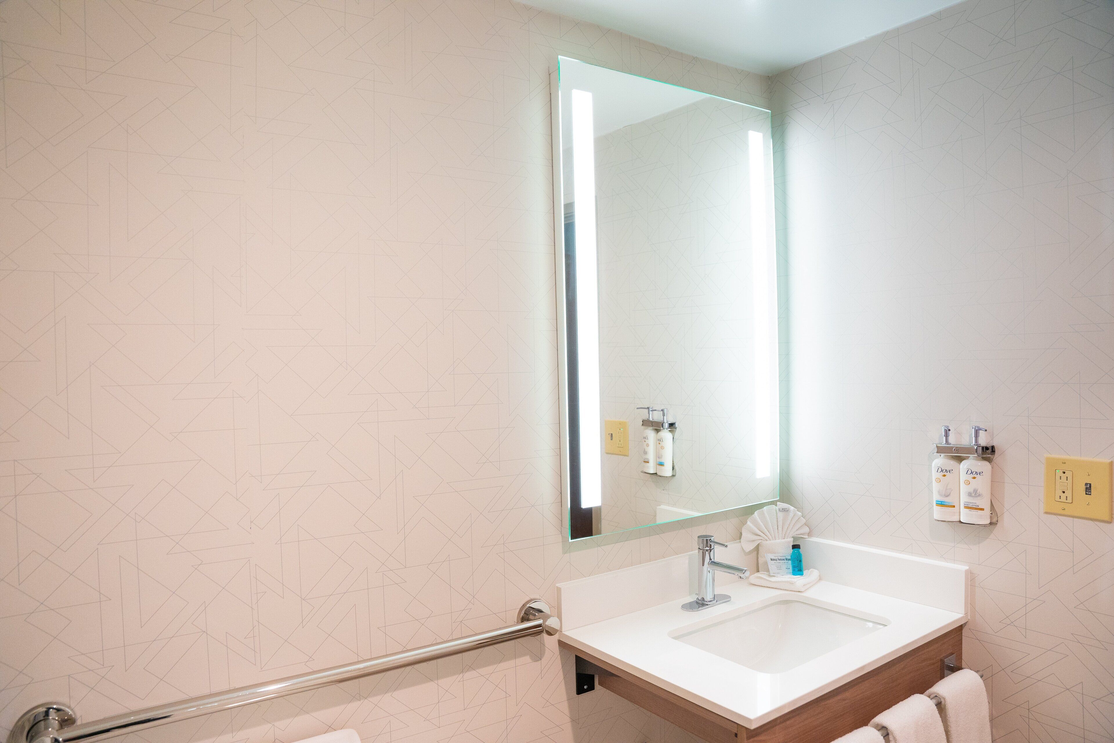 Photo - Holiday Inn Express Hotel & Suites West Chester by IHG