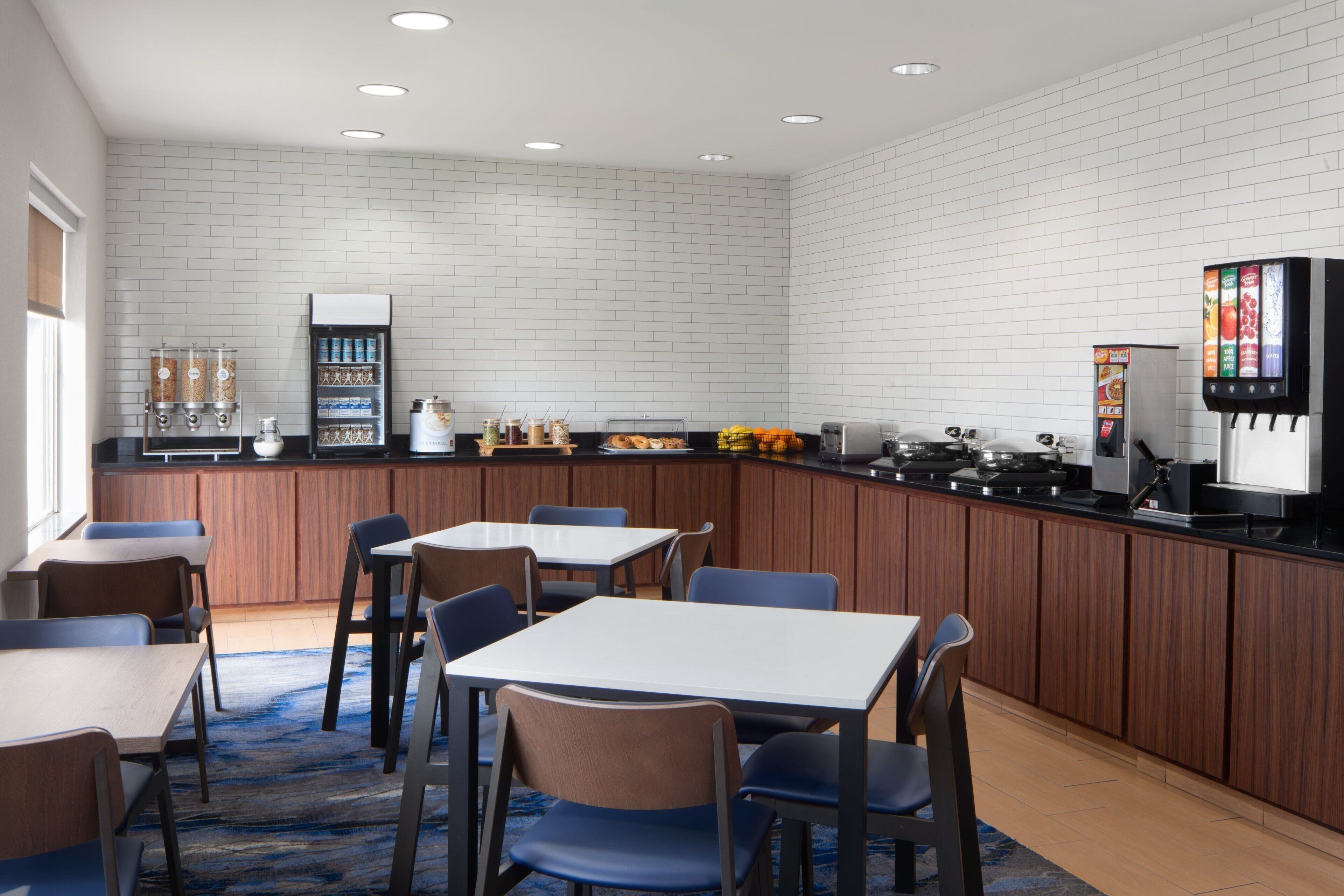 free daily continental breakfast