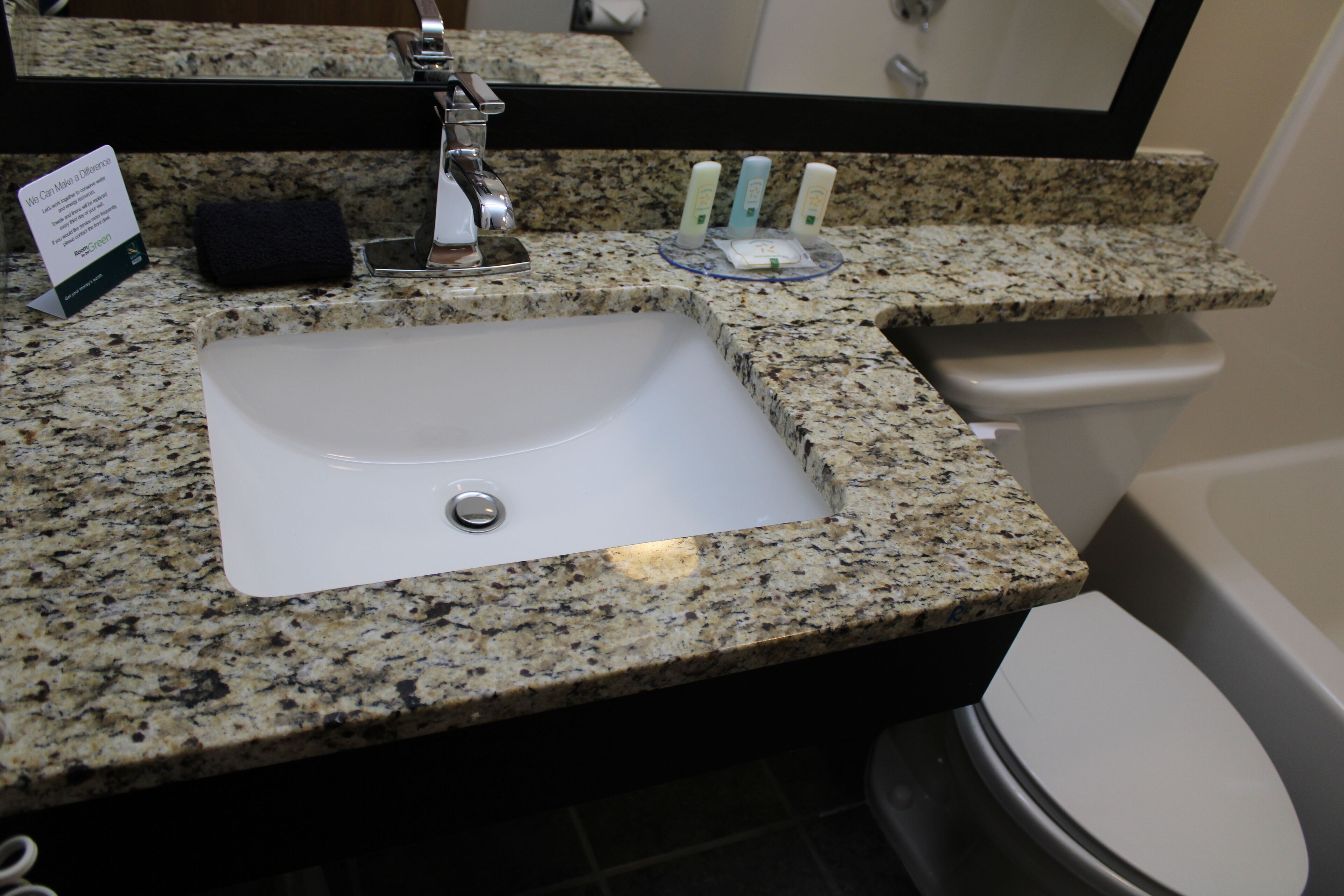 1 bedroom, premium bedding, desk, laptop workspace