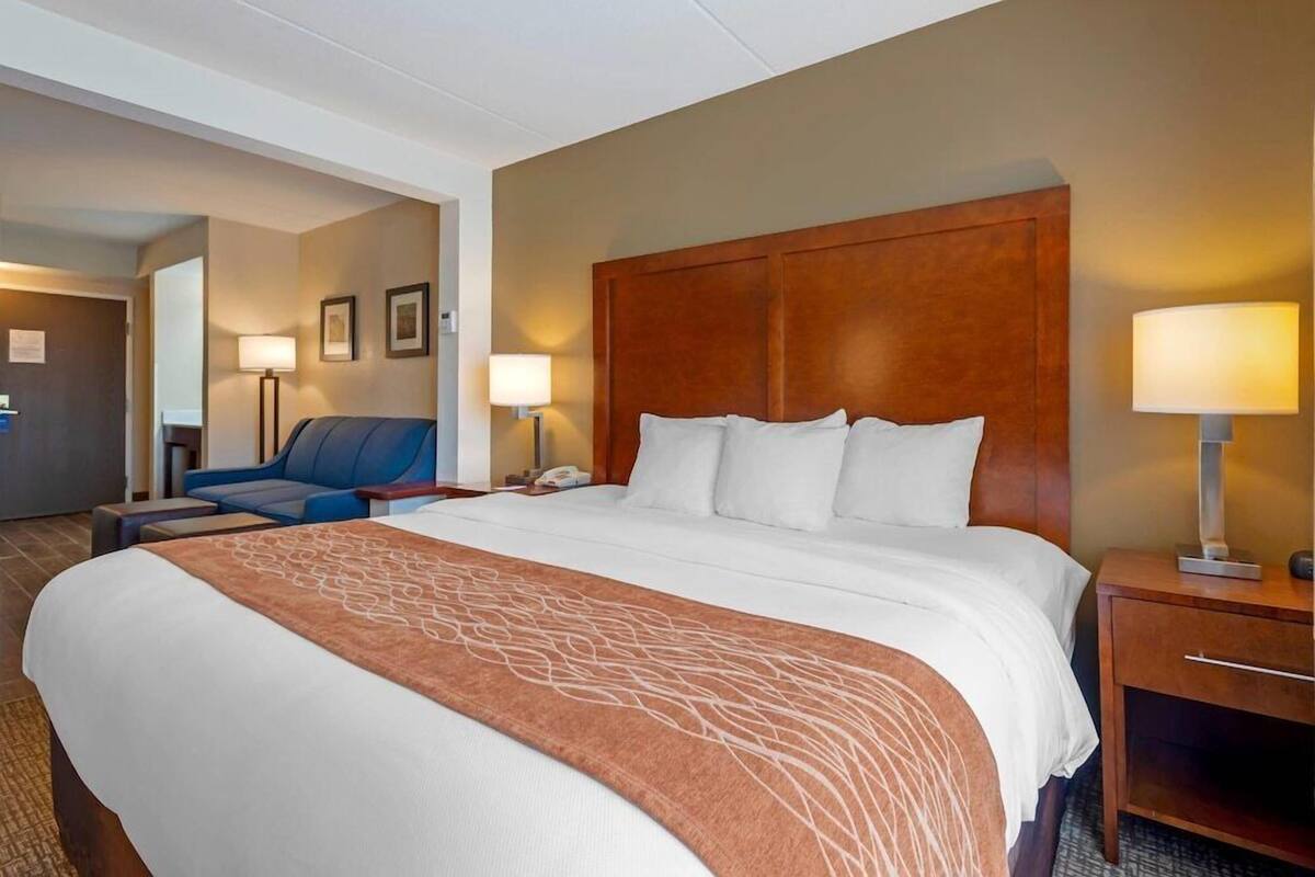Premium bedding, desk, blackout drapes, iron/ironing board
