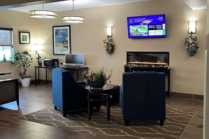 Lobby - Comfort Inn & Suites Wilkes Barre - Arena (Wilkes-Barre)