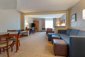 Suite, Non Smoking | Premium bedding, desk, blackout drapes, iron/ironing board - Comfort Inn & Suites Wilkes Barre - Arena (Wilkes-Barre)