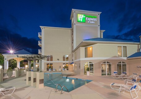 Holiday Inn Express Suites Asheville SW Outlet Ctr Area - Image 9