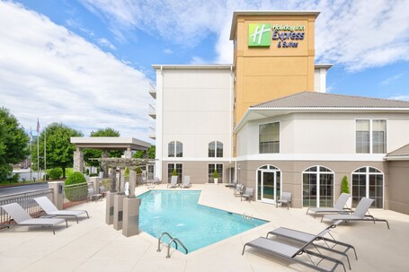 Holiday Inn Express Suites Asheville SW Outlet Ctr Area - Image 36