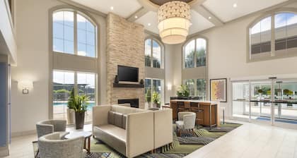 Holiday Inn Express & Suites Asheville SW - Outlet Ctr Area by IHG