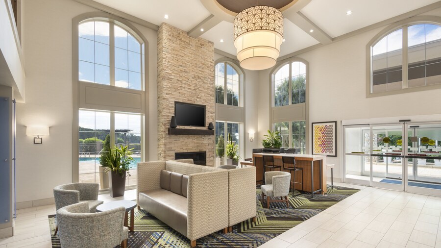 Holiday Inn Express & Suites Asheville SW - Outlet Ctr Area by IHG