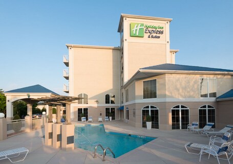 Holiday Inn Express Suites Asheville SW Outlet Ctr Area - Image 37