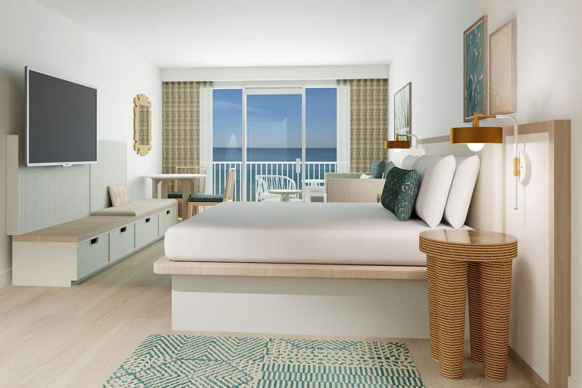 Hypo-allergenic bedding, in-room safe, desk, laptop workspace