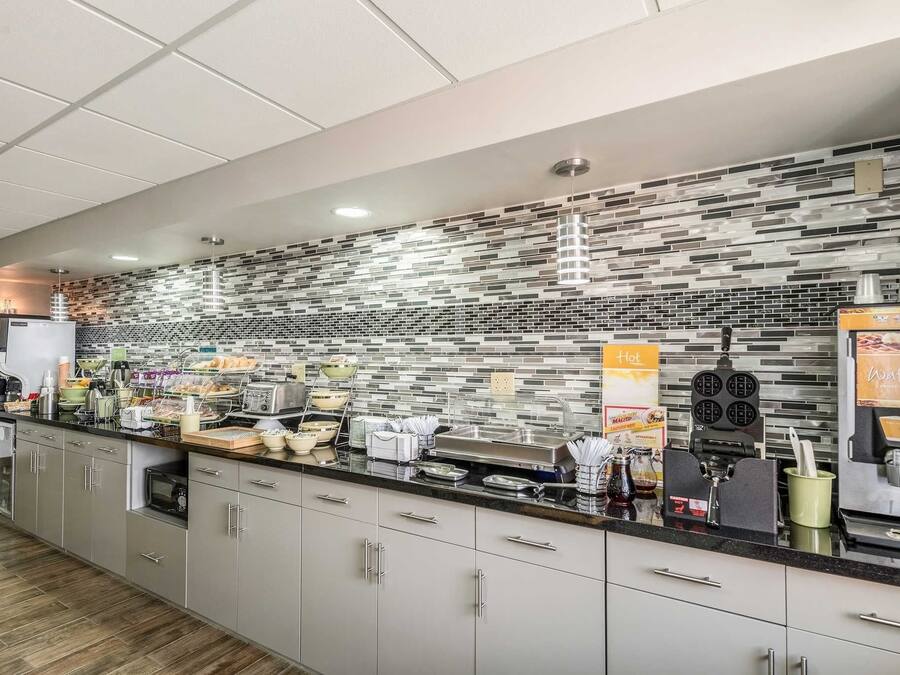 Café da manhã para viagem grátis todos os dias