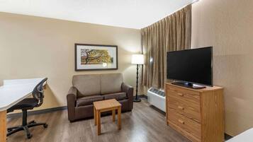 Deluxe Studio, 1 Queen Bed with Sofa bed, Non Smoking | Desk, free WiFi, bed sheets