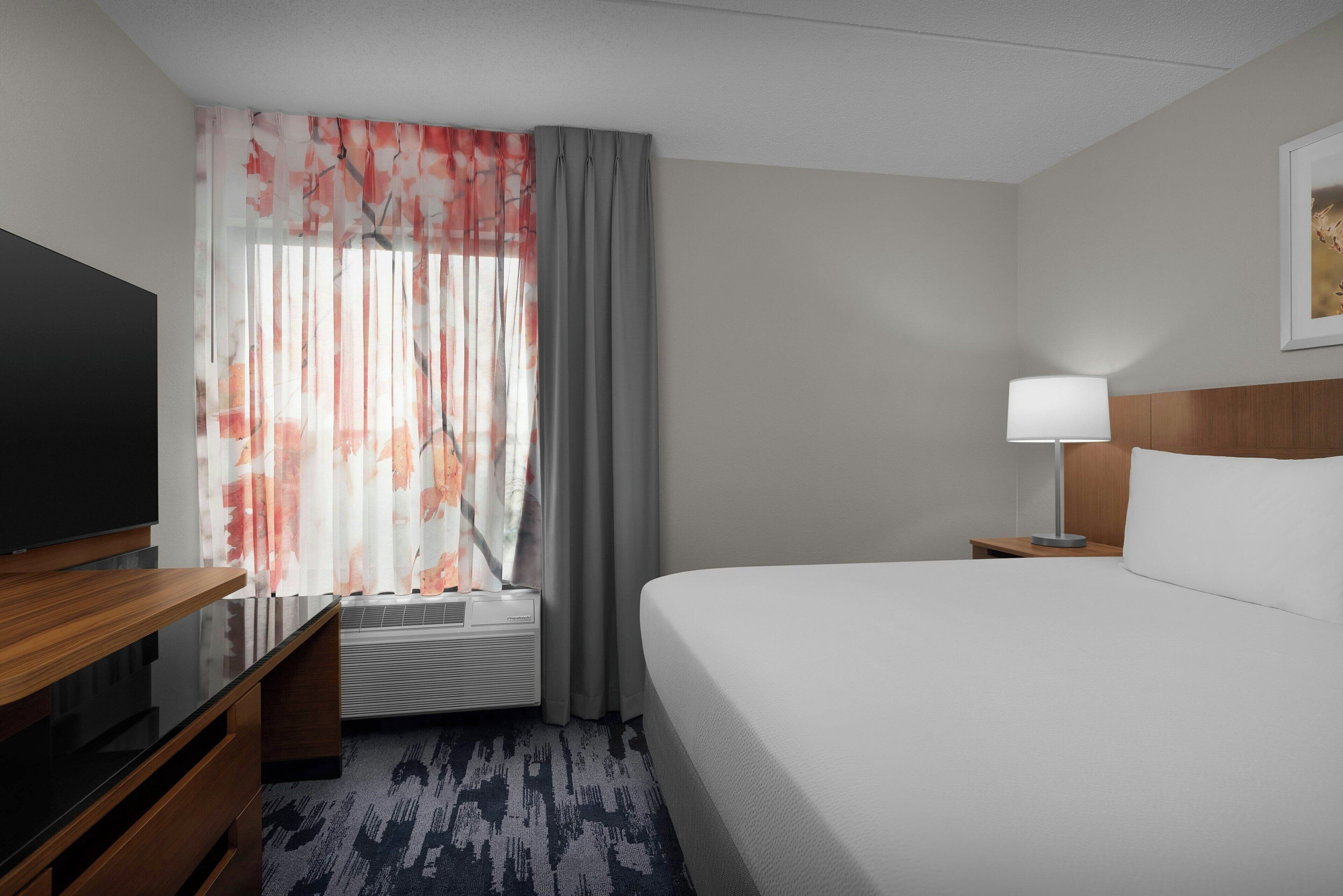 suite, 1 bedroom | premium bedding, in-room safe, desk, iron/ironing board