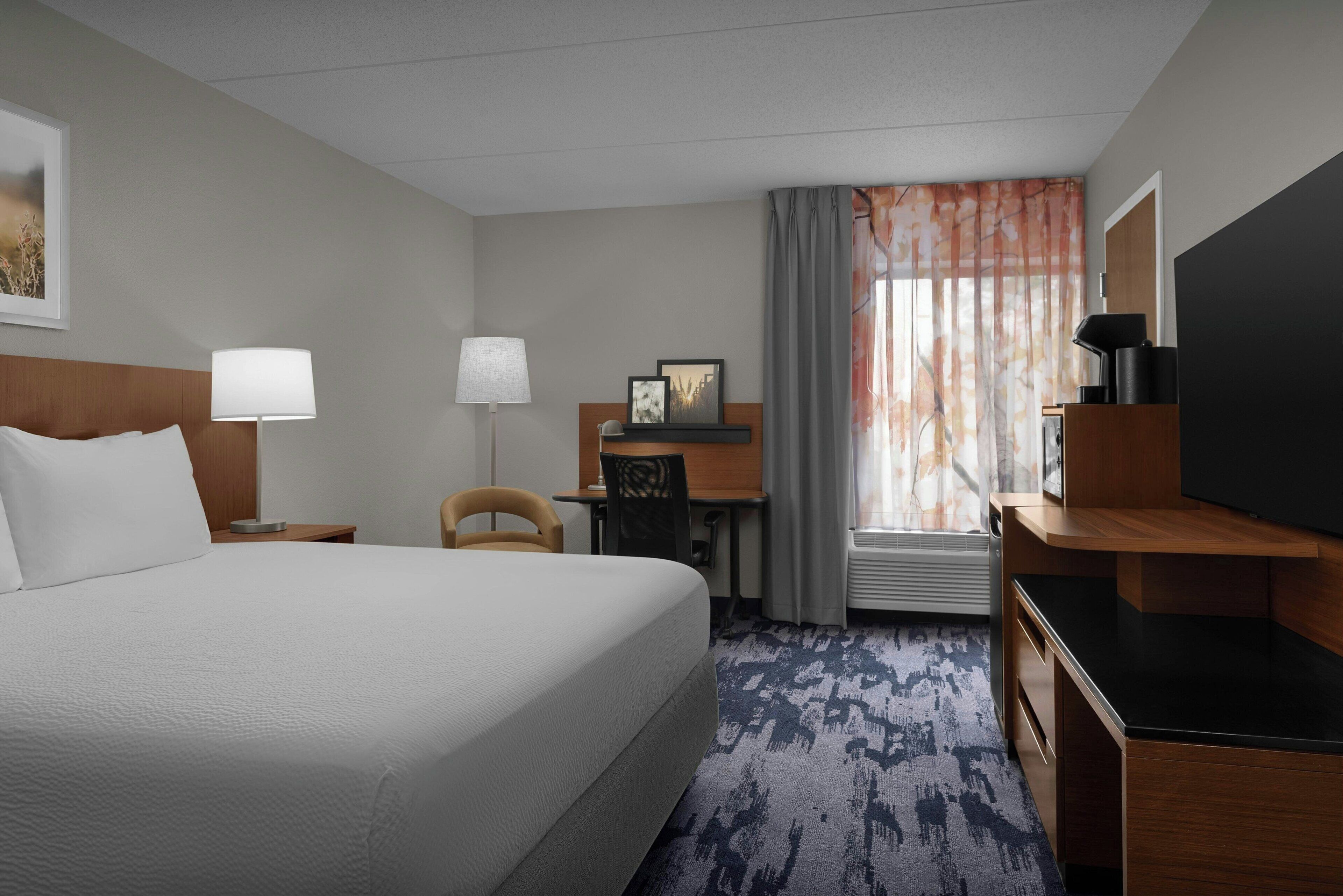 Premium bedding, in-room safe, desk, iron/ironing board