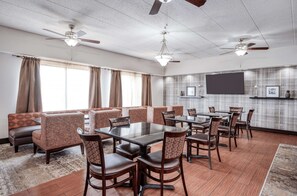 Lobby - Hampton Inn by Hilton Washington Court House (Jeffersonville)