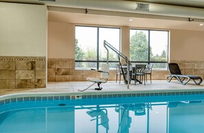 Indoor pool, sun loungers