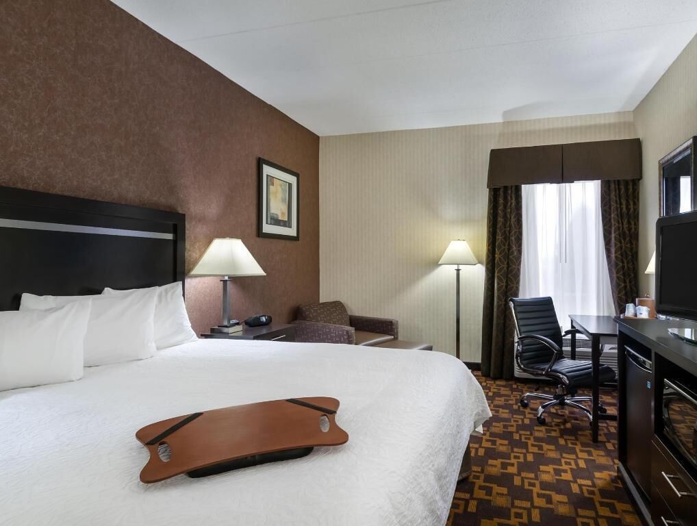 Premium bedding, individually decorated, individually furnished, desk