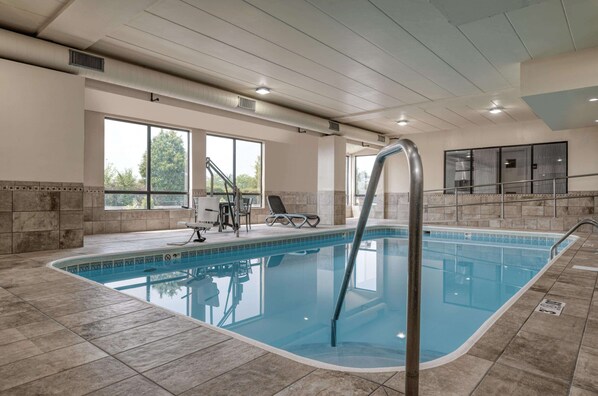 Indoor pool, pool loungers