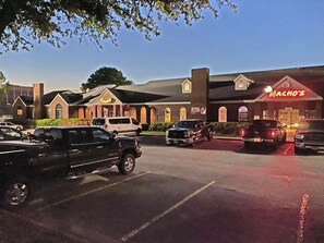 Dîner et souper servis sur place, cuisine mexicaine