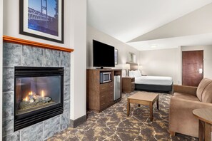 Suite, 1 King Bed, Fireplace (Extended) | Premium bedding, pillowtop beds, desk, laptop workspace - The INN at Gig Harbor (Gig Harbor)