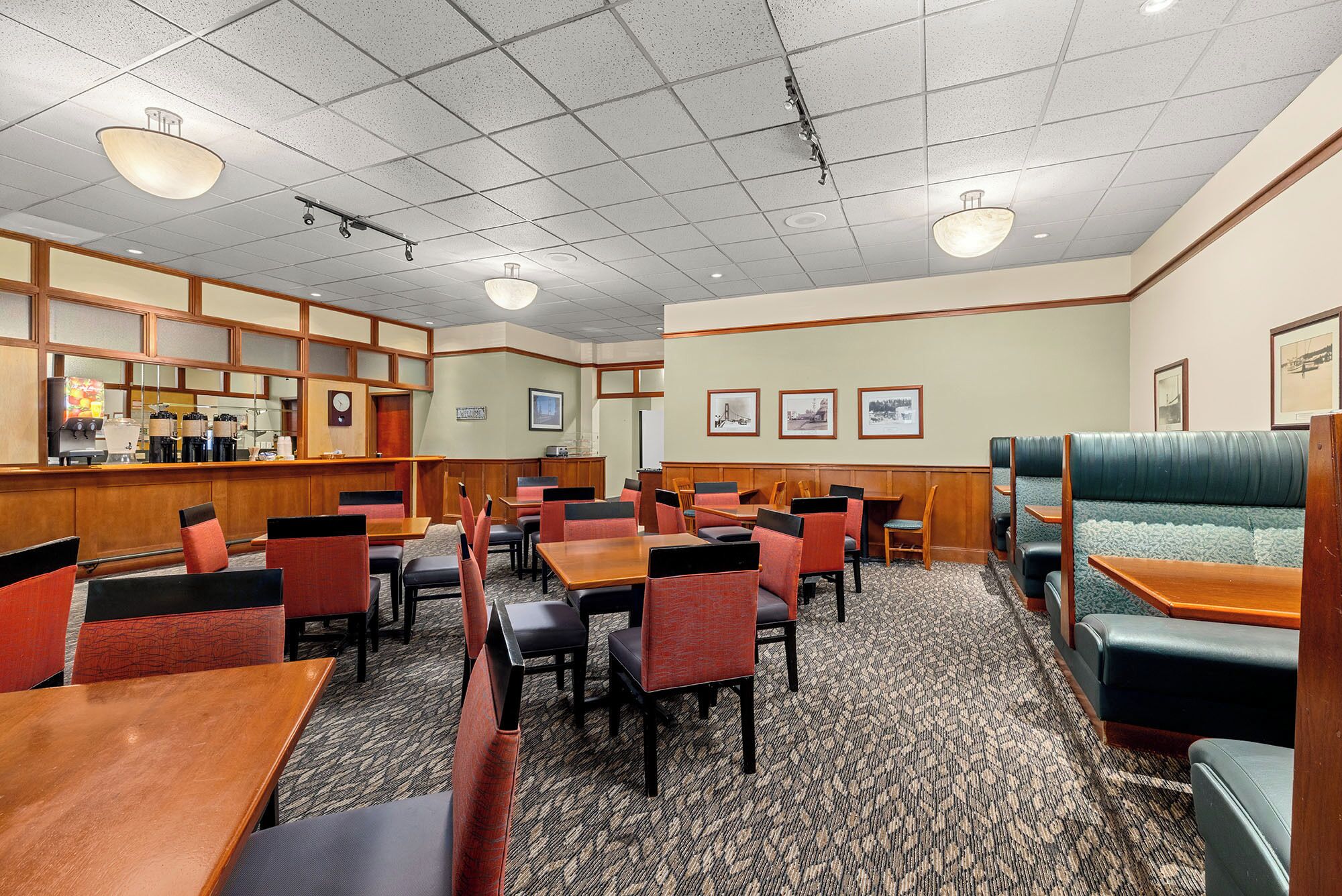 Desayuno bufé gratuito y diario