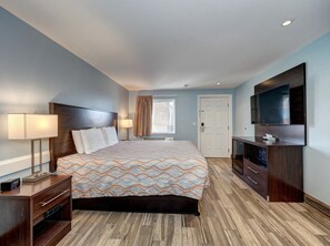 Deluxe Room, 1 King Bed, Accessible (Smoke Free) | Iron/ironing board, free WiFi, bed sheets, alarm clocks - Ocean's Edge Hotel, Port Aransas,TX (Port Aransas)