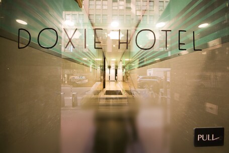Doxie Hotel - Image 12
