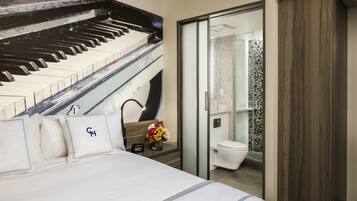 1 bedroom, premium bedding, down comforters, in-room safe