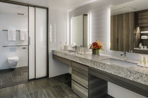 Bathroom sink - Carnegie Hotel (New York)