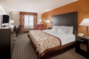 Standard Room, 1 King Bed | Desk, iron/ironing board, free cribs/infant beds, free WiFi