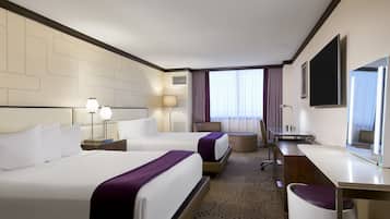 In-room safe, laptop workspace, blackout drapes, iron/ironing board