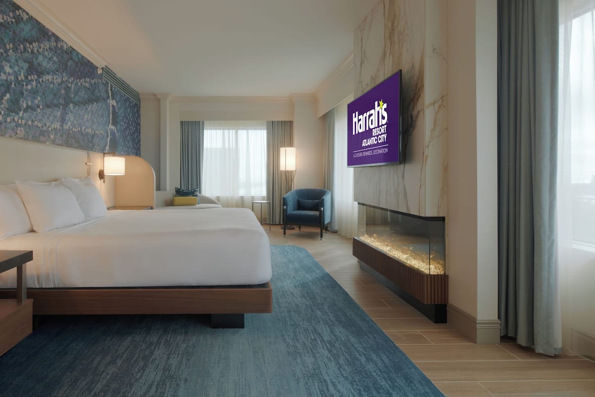 In-room safe, laptop workspace, blackout curtains, iron/ironing board
