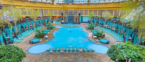Innenpool, Cabañas (gegen Gebühr), Liegestühle