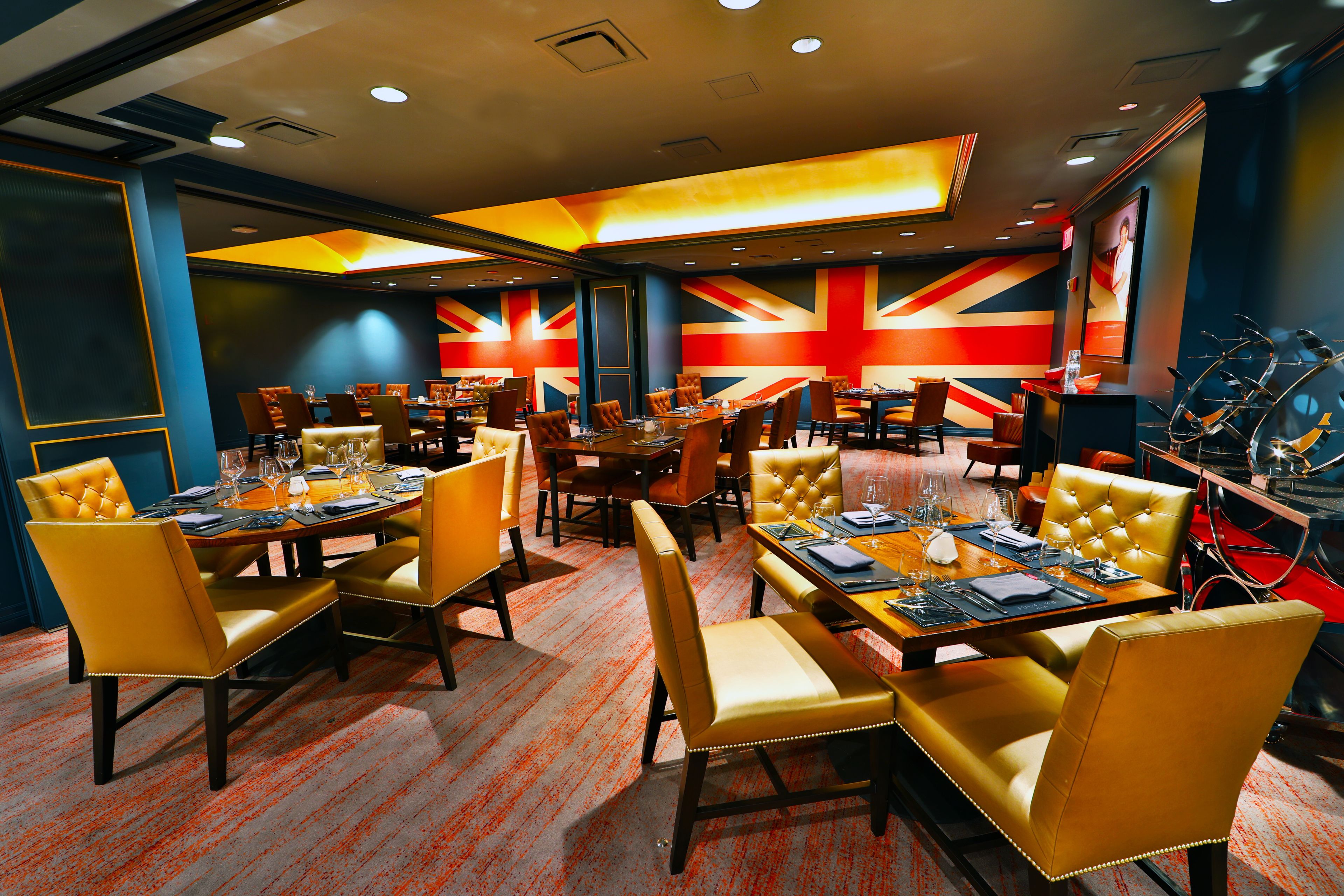 9 restaurants, breakfast, lunch, dinner served; Fusion cuisine