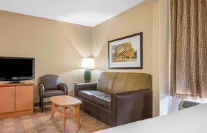 Deluxe Studio, 1 Queen Bed with Sofa bed, Non Smoking | Desk, laptop workspace, blackout drapes, iron/ironing board