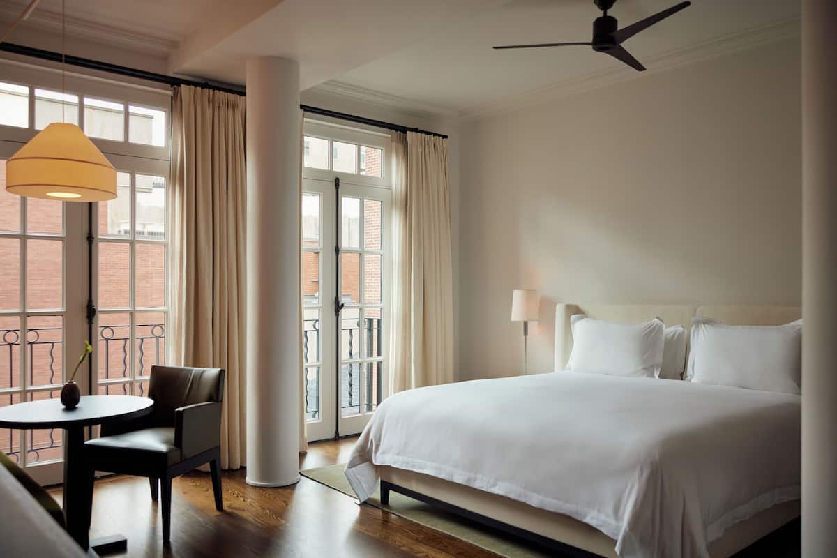 Loft Studio | 1 bedroom, hypo-allergenic bedding, down comforters, pillowtop beds
