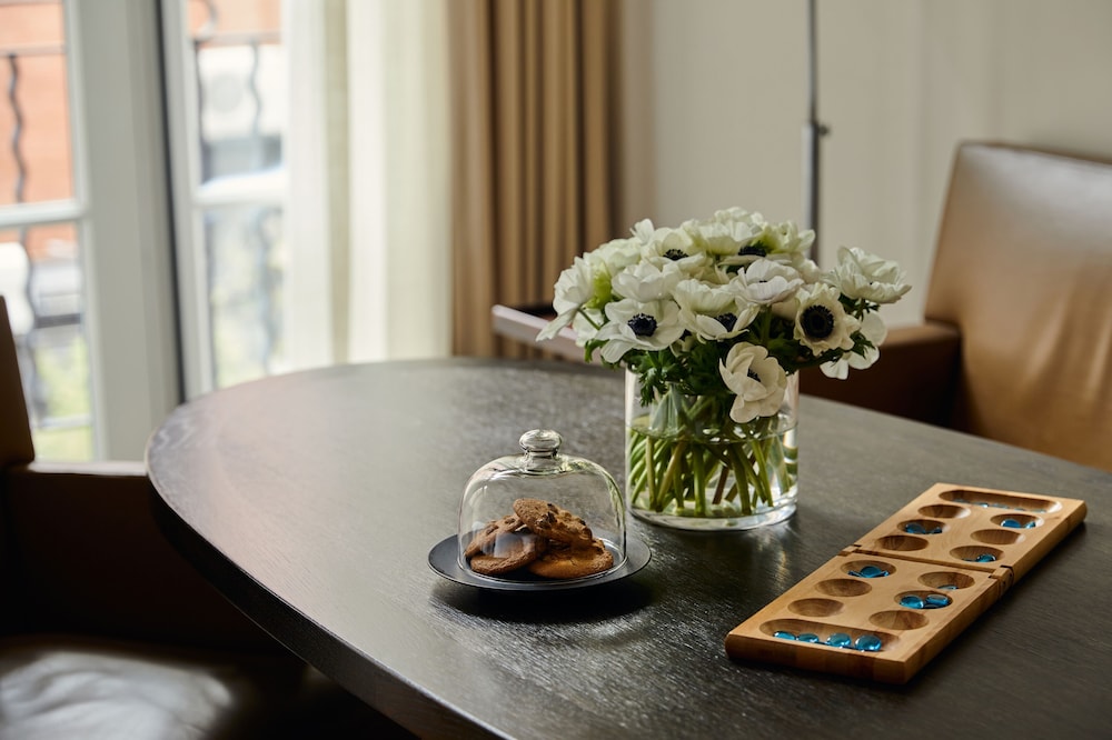 Hotel (The Mercer) by null