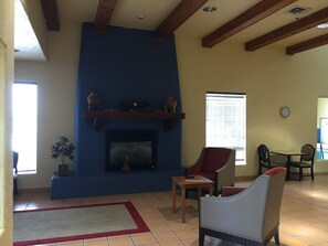 Lobby sitting area - Days Inn & Suites by Wyndham Lordsburg (Lordsburg)