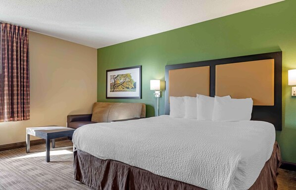 Desk, laptop workspace, iron/ironing board, free WiFi - Extended Stay America Suites Eden Prairie Technology Dr (Eden Prairie)