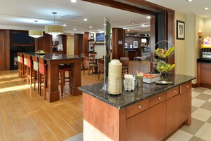 Desayuno bufé gratuito y diario