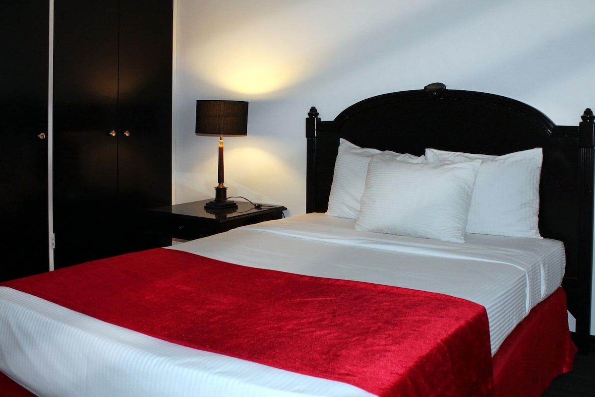 1 Schlafzimmer, hochwertige Bettwaren, Minibar, Zimmersafe