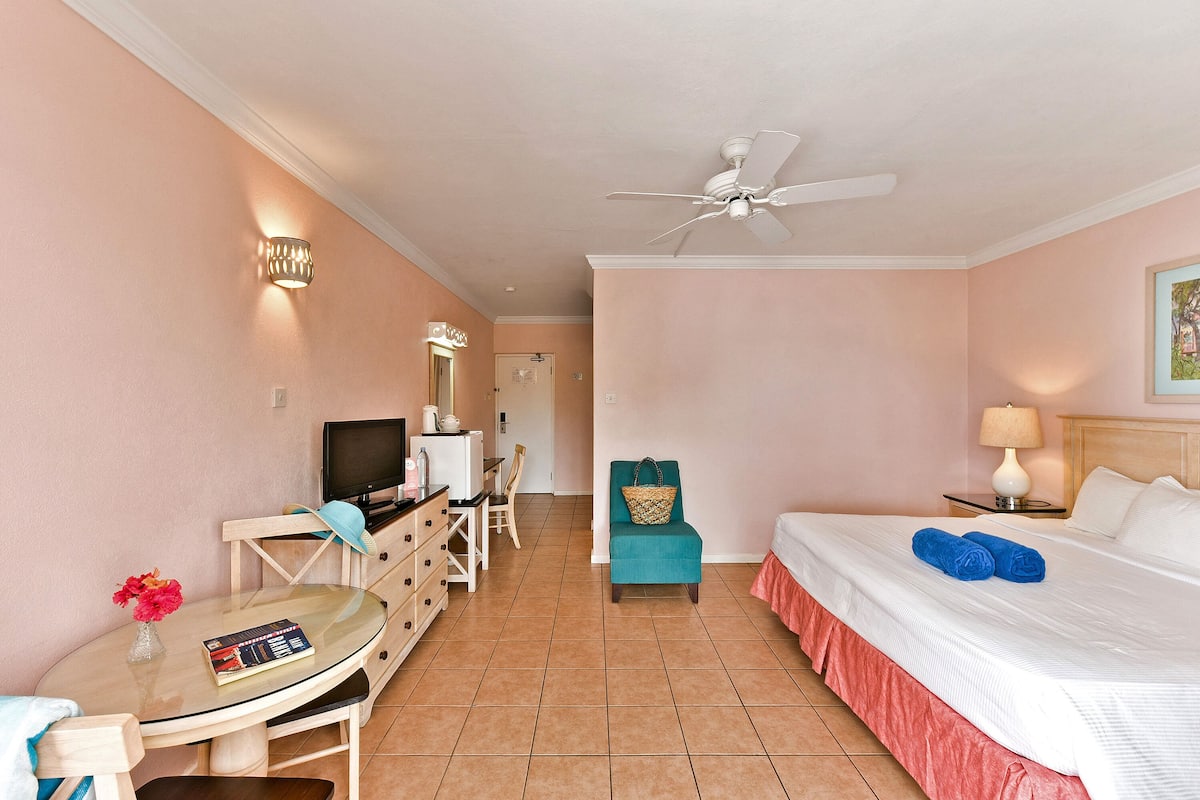 In-room safe, desk, laptop workspace, blackout drapes