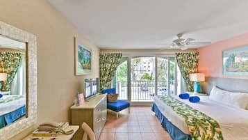 Deluxe Studio Island View-FRENCH BALCONY | In-room safe, individually decorated, individually furnished, desk