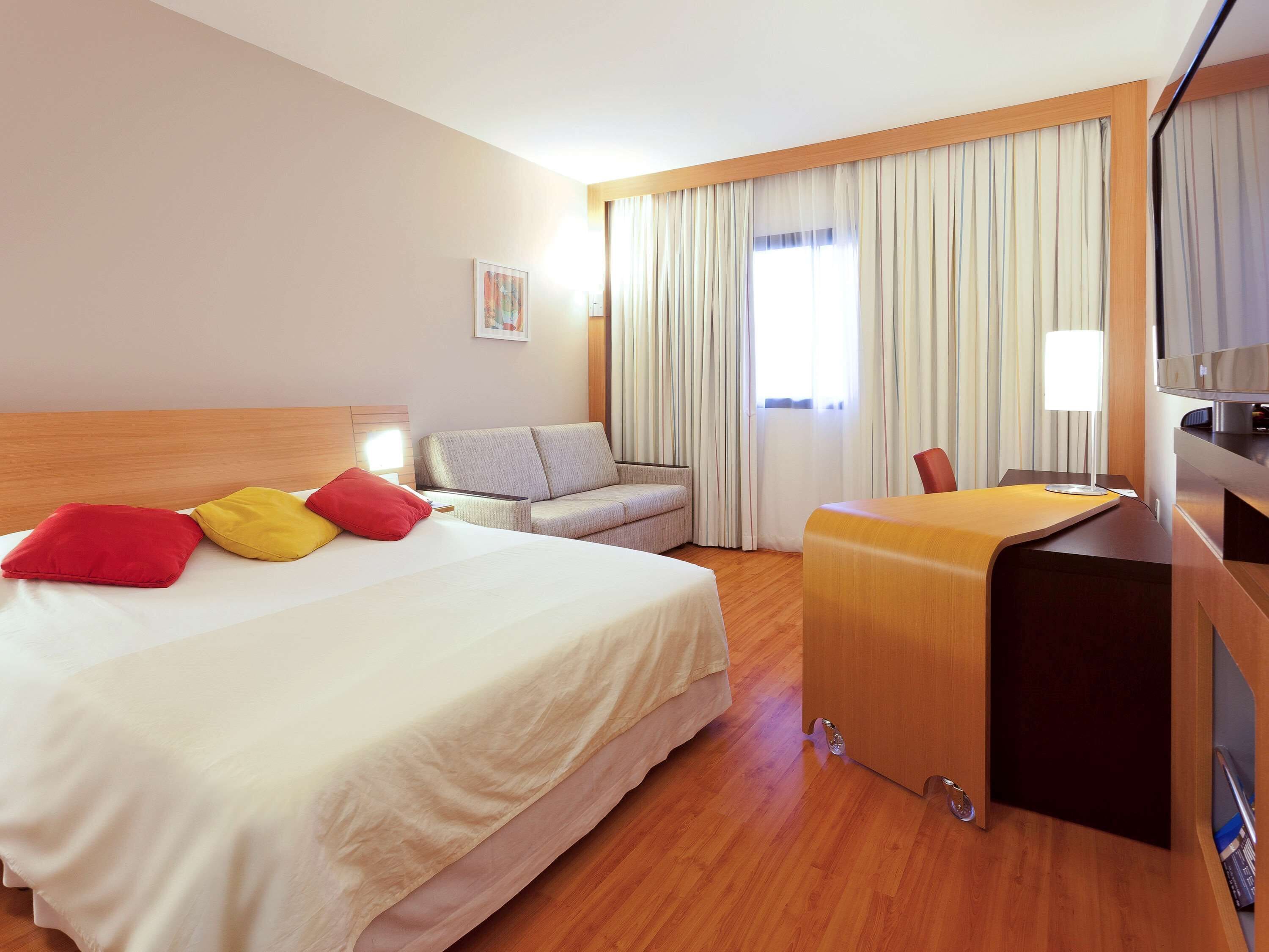 minibar, in-room safe, desk, blackout curtains