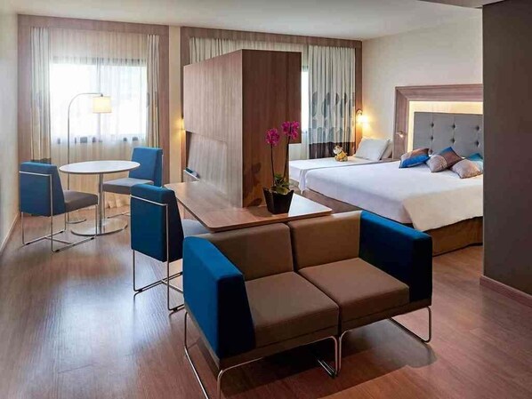 Minibar, in-room safe, desk, blackout curtains - Novotel Campo Grande (Campo Grande)