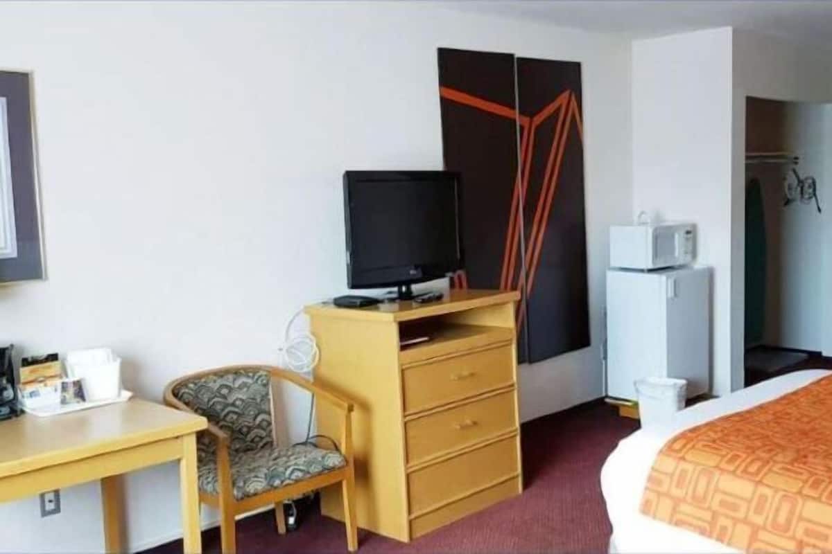 Desk, blackout curtains, iron/ironing board, free cots/infant beds